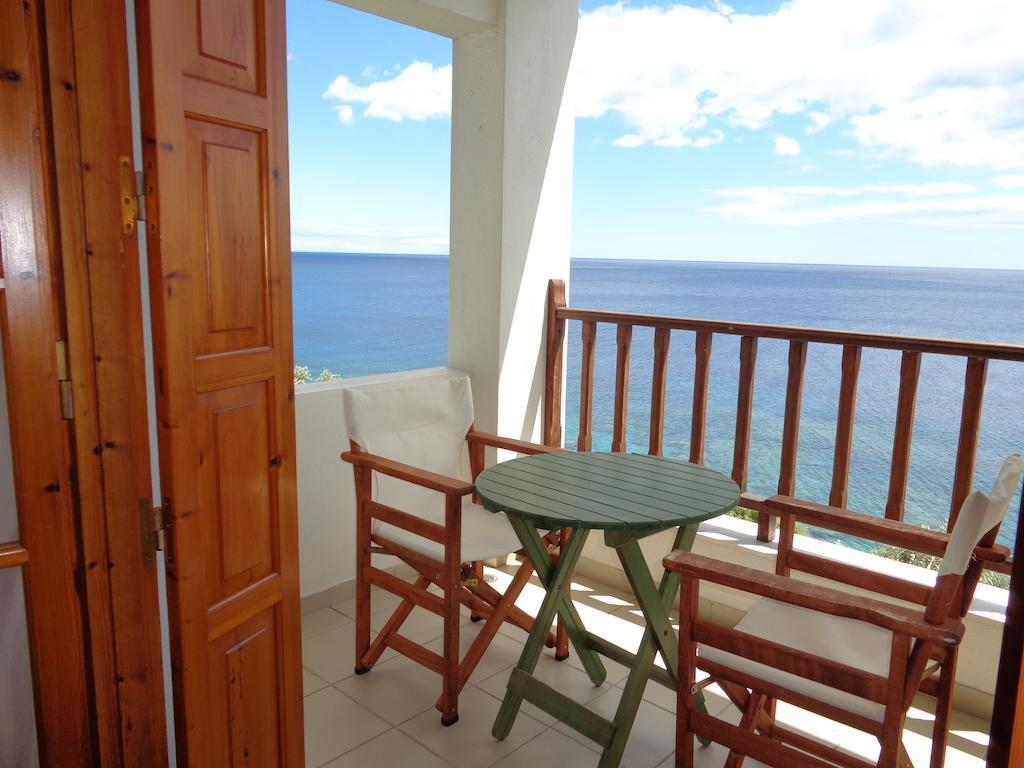 Faros Hotel Milopotamos  Room photo