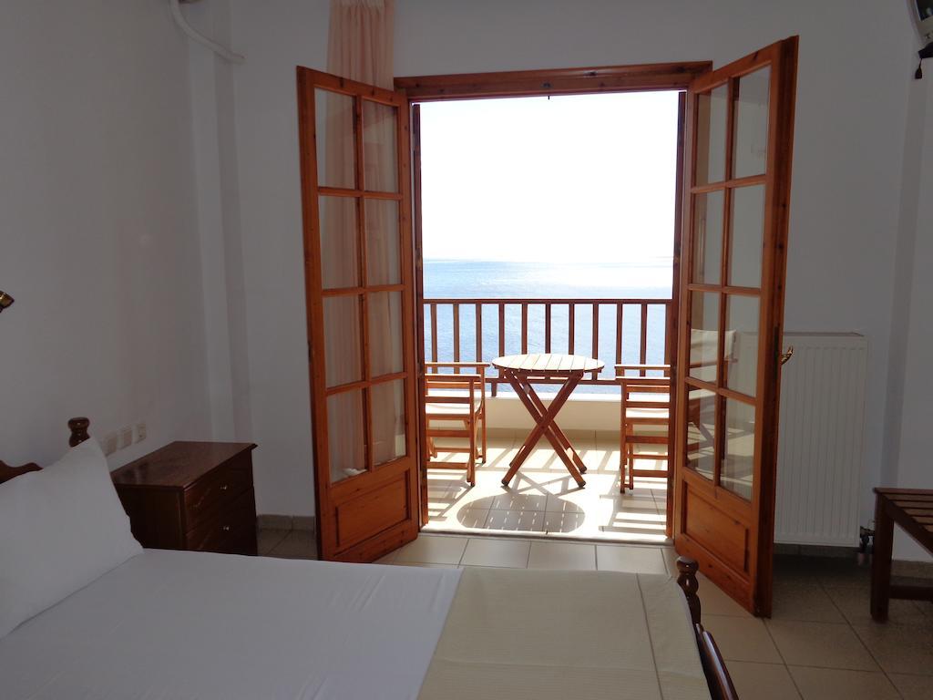 Faros Hotel Milopotamos  Room photo