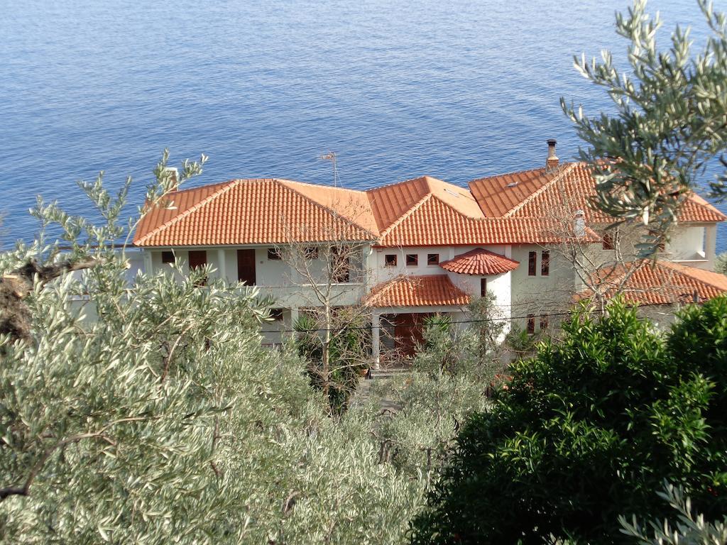 Faros Hotel Milopotamos  Exterior photo